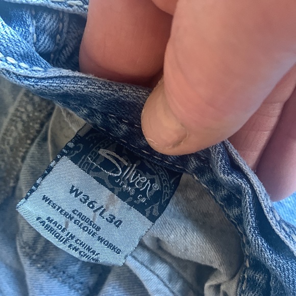 Silver jeansOlder but great fit mens Silver jeans. 36/34 - Picture 7 of 7